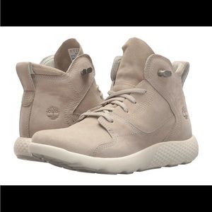 New Timberland Flyroam Hiker Boots Light taupe Leather Women's size 8
